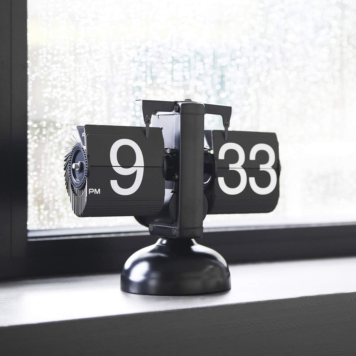 mooas Flip Desk Clock (Black), Retro Vintage Design Auto Flip Table Clock