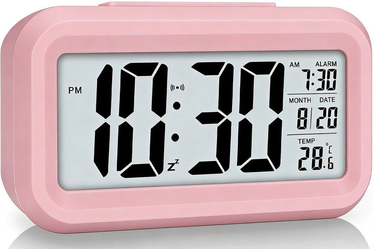 Lesipee Digital Alarm Clock, Clock for Bedroom, Desk Clock Battery Operated, Digital Clock with Smart Night Light 12/24H Display Snooze Function for Heavy Sleepers for Kids